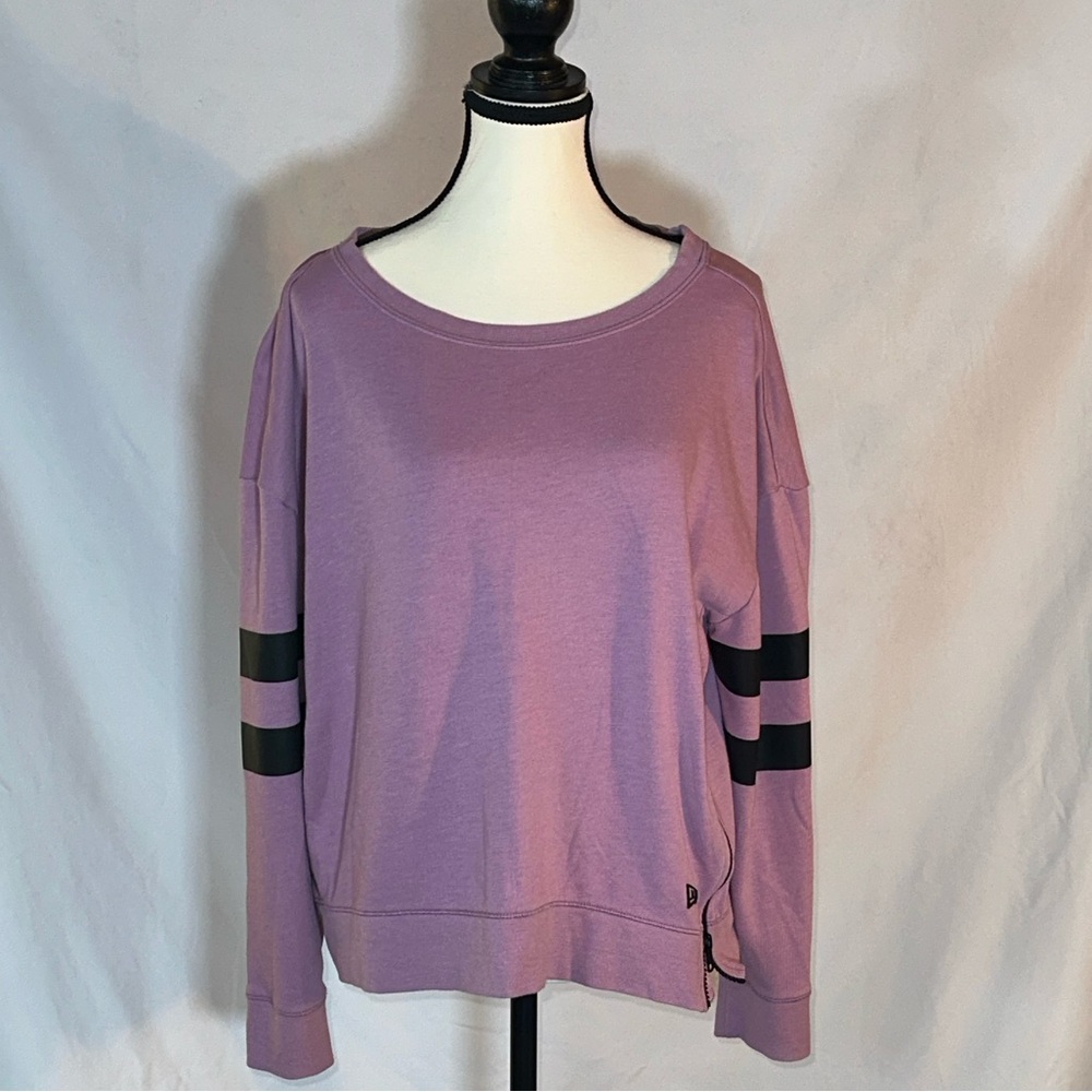 New Era•Sweatshirt•Side Zip